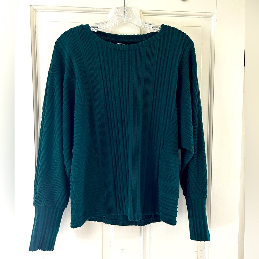 Women’s sweater by Vera Wang